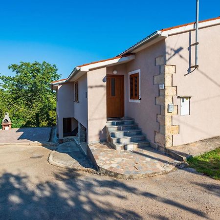 2 Bedroom Amazing Home In Rakotule Exterior foto